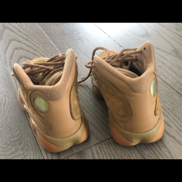 Kids Jordan 13’s - Picture 2 of 4